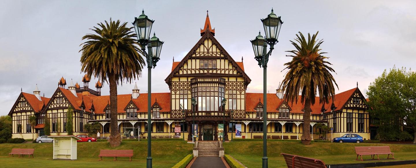 https://media-cdn.tripadvisor.com/media/attractions-content--1x-1/0b/27/55/43.jpg