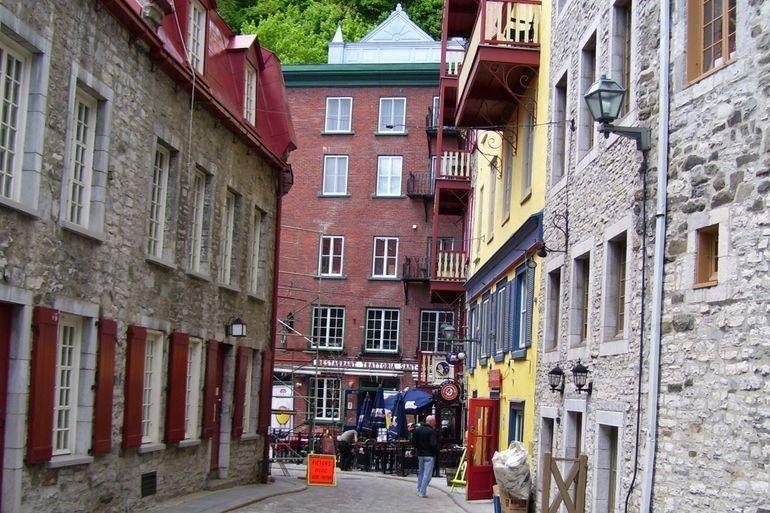 https://media-cdn.tripadvisor.com/media/attractions-content--1x-1/0b/27/57/f1.jpg