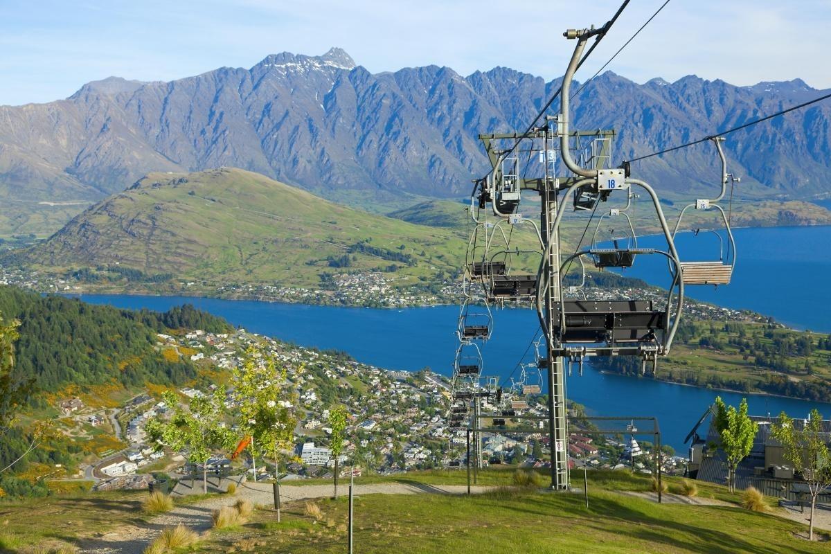 https://media-cdn.tripadvisor.com/media/attractions-content--1x-1/0b/27/5a/7b.jpg