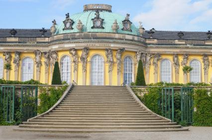 https://media-cdn.tripadvisor.com/media/attractions-content--1x-1/0b/27/60/6b.jpg