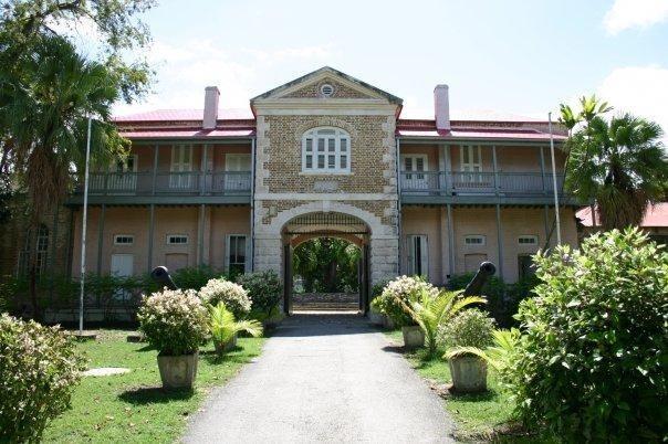 https://media-cdn.tripadvisor.com/media/attractions-content--1x-1/0b/27/64/e2.jpg