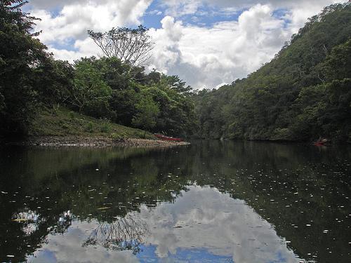 https://media-cdn.tripadvisor.com/media/attractions-content--1x-1/0b/27/6d/4f.jpg