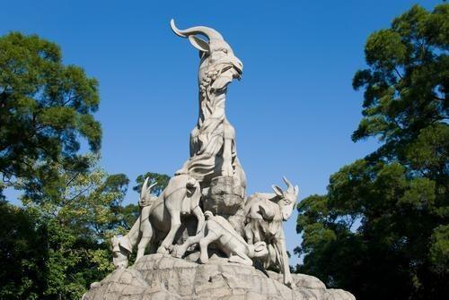 https://media-cdn.tripadvisor.com/media/attractions-content--1x-1/0b/27/70/e0.jpg