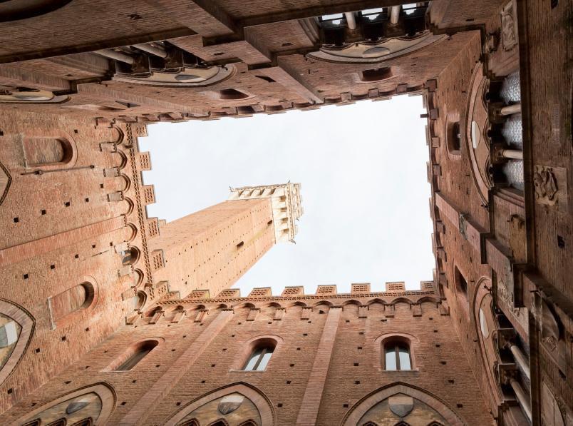 https://media-cdn.tripadvisor.com/media/attractions-content--1x-1/0b/27/75/31.jpg