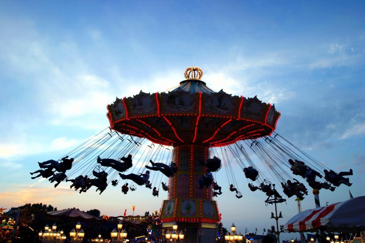 https://media-cdn.tripadvisor.com/media/attractions-content--1x-1/0b/27/84/ea.jpg