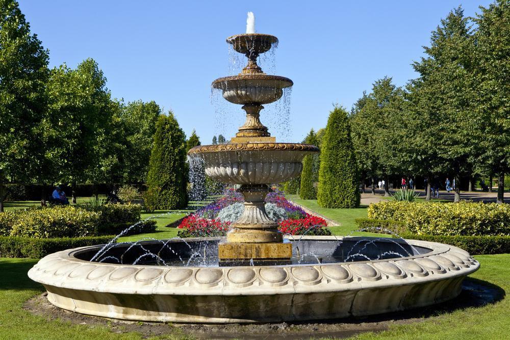 https://media-cdn.tripadvisor.com/media/attractions-content--1x-1/0b/27/89/2b.jpg