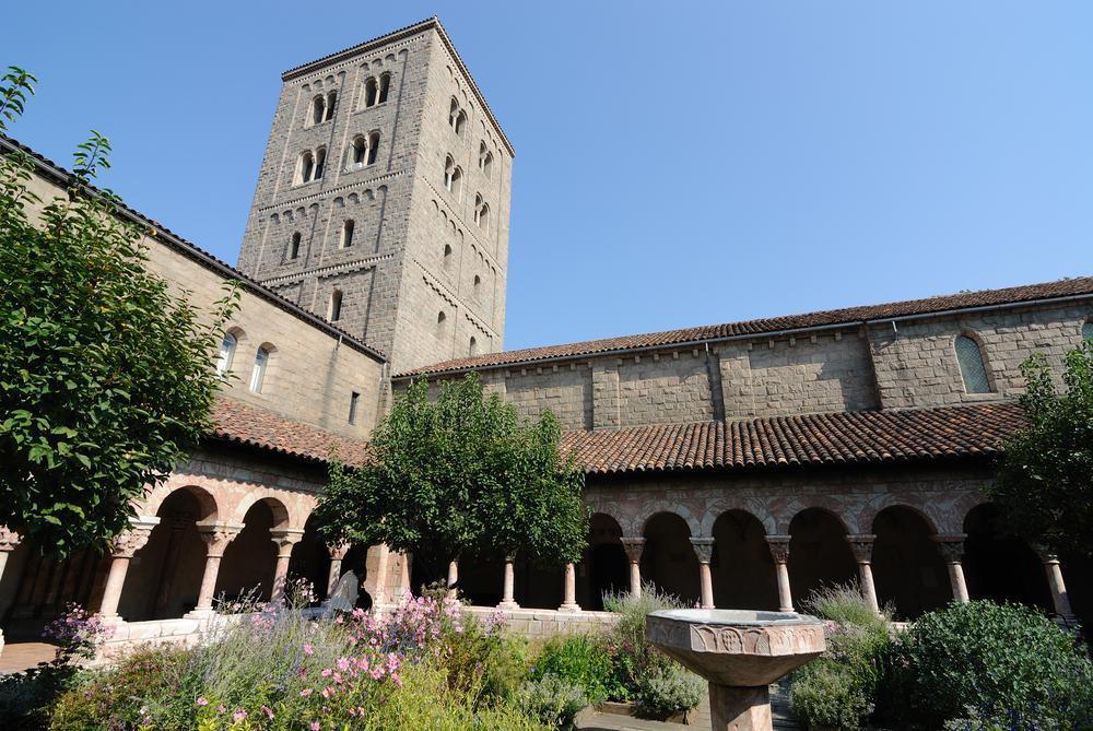 https://media-cdn.tripadvisor.com/media/attractions-content--1x-1/0b/27/89/fe.jpg