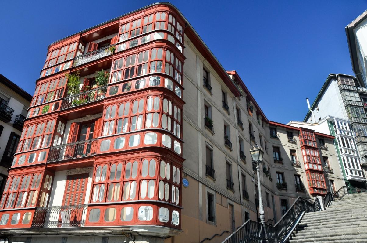 https://media-cdn.tripadvisor.com/media/attractions-content--1x-1/0b/27/ab/30.jpg