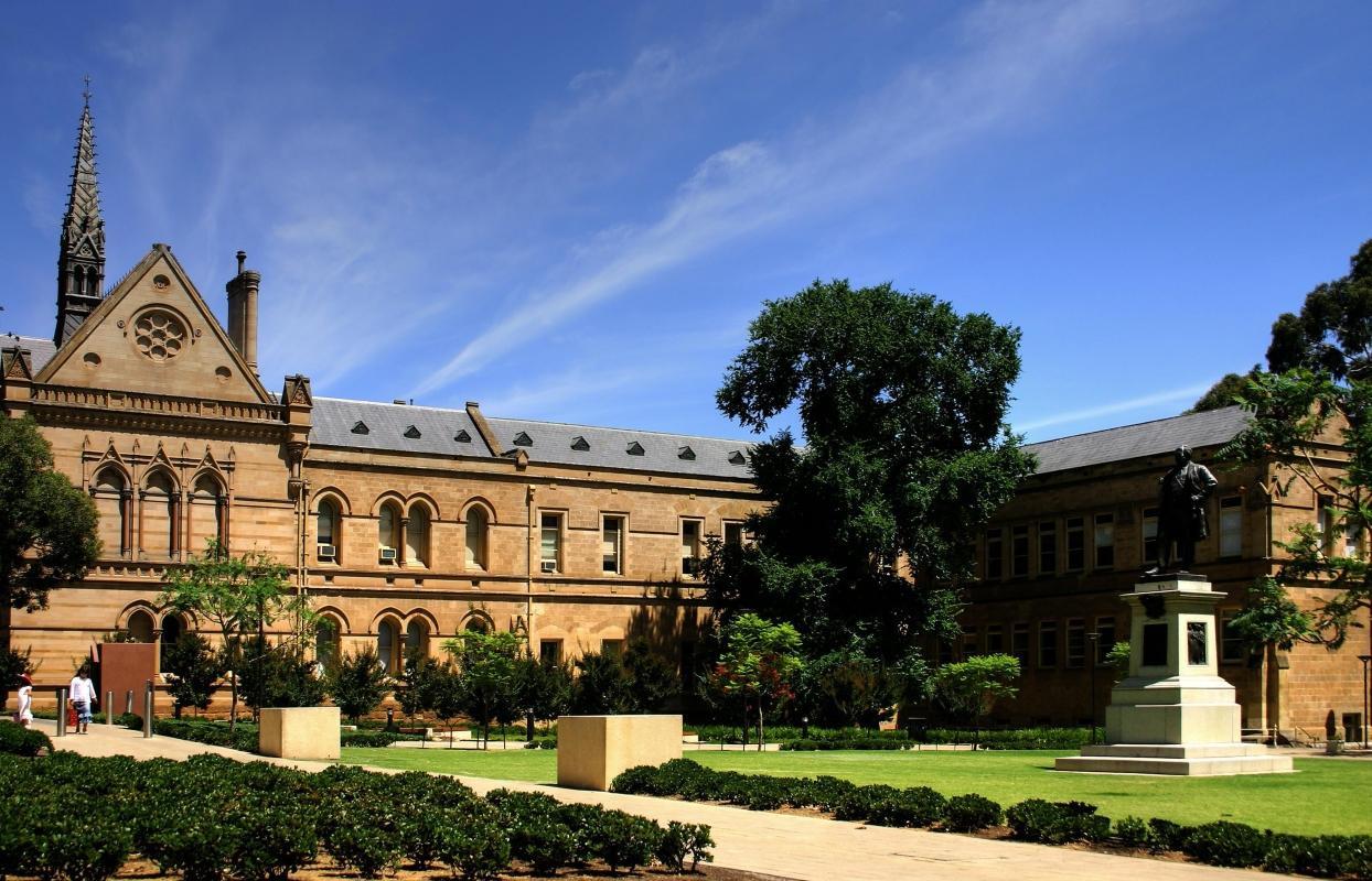 https://media-cdn.tripadvisor.com/media/attractions-content--1x-1/0b/27/ac/d5.jpg