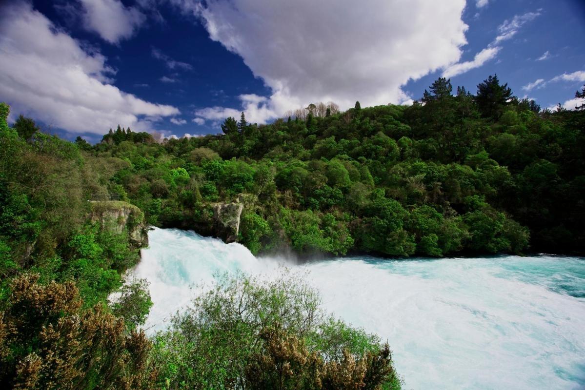https://media-cdn.tripadvisor.com/media/attractions-content--1x-1/0b/27/ac/f3.jpg