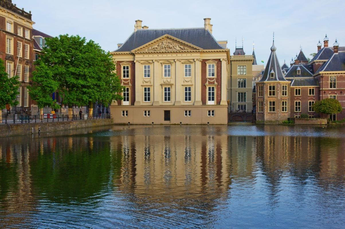 https://media-cdn.tripadvisor.com/media/attractions-content--1x-1/0b/27/ae/c7.jpg