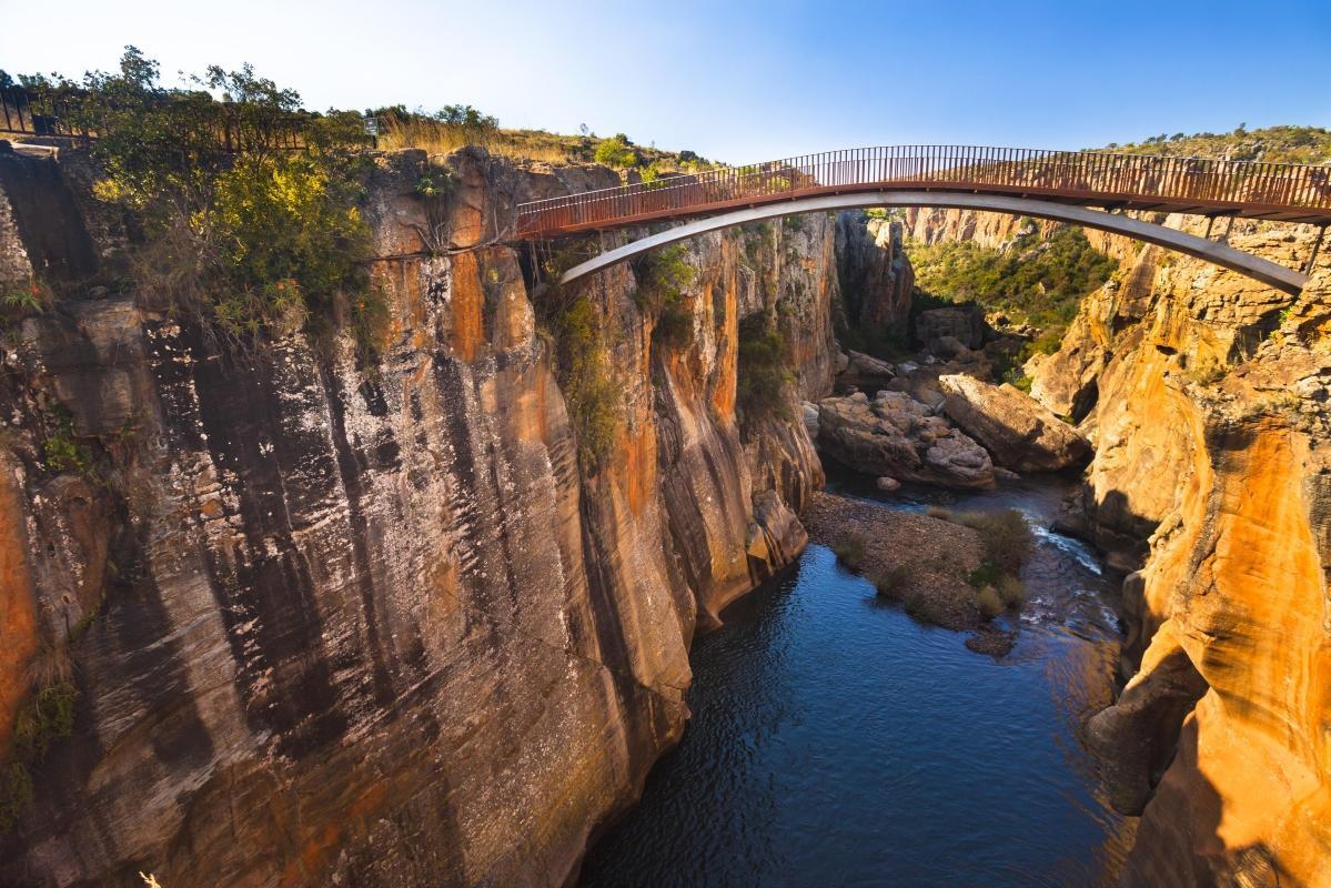 https://media-cdn.tripadvisor.com/media/attractions-content--1x-1/0b/27/ae/e3.jpg