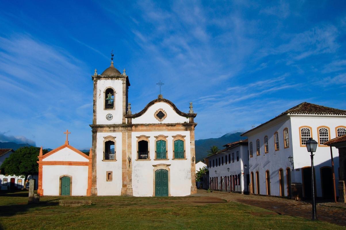 https://media-cdn.tripadvisor.com/media/attractions-content--1x-1/0b/2c/f1/12.jpg