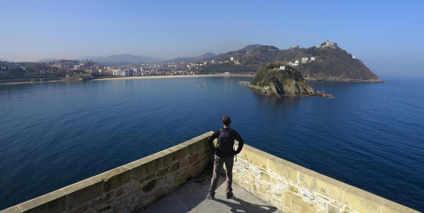 https://media-cdn.tripadvisor.com/media/attractions-content--1x-1/0b/2c/f1/25.jpg