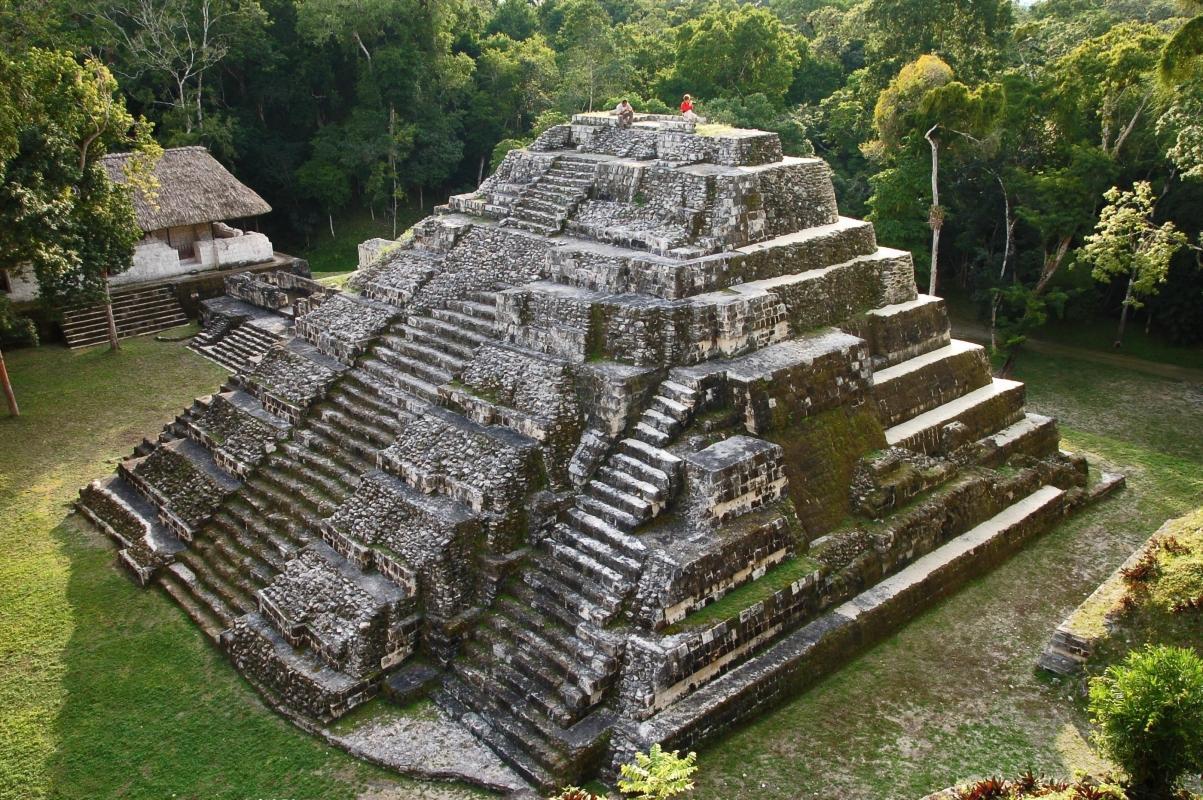 https://media-cdn.tripadvisor.com/media/attractions-content--1x-1/0b/2c/f3/83.jpg