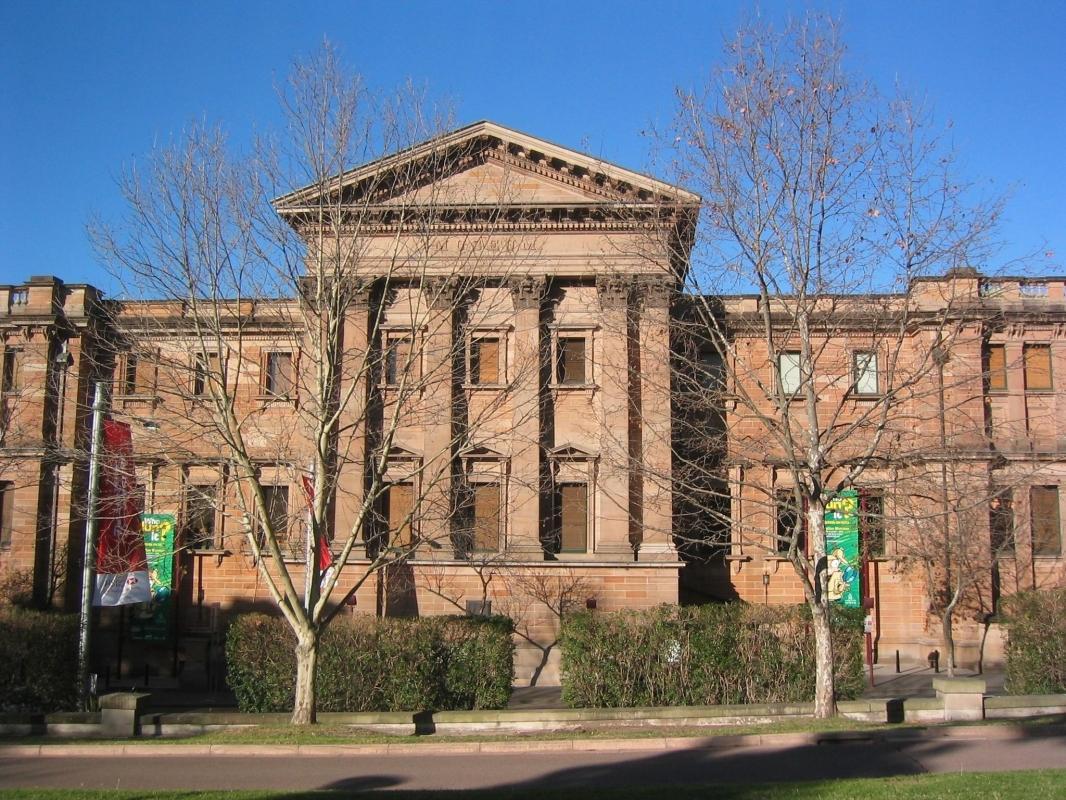 https://media-cdn.tripadvisor.com/media/attractions-content--1x-1/0b/2c/f8/56.jpg