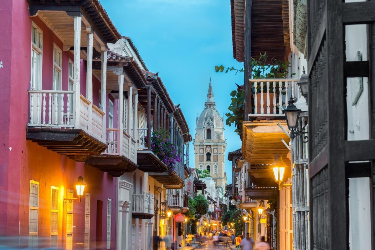 https://media-cdn.tripadvisor.com/media/attractions-content--1x-1/0b/2c/f8/7c.jpg