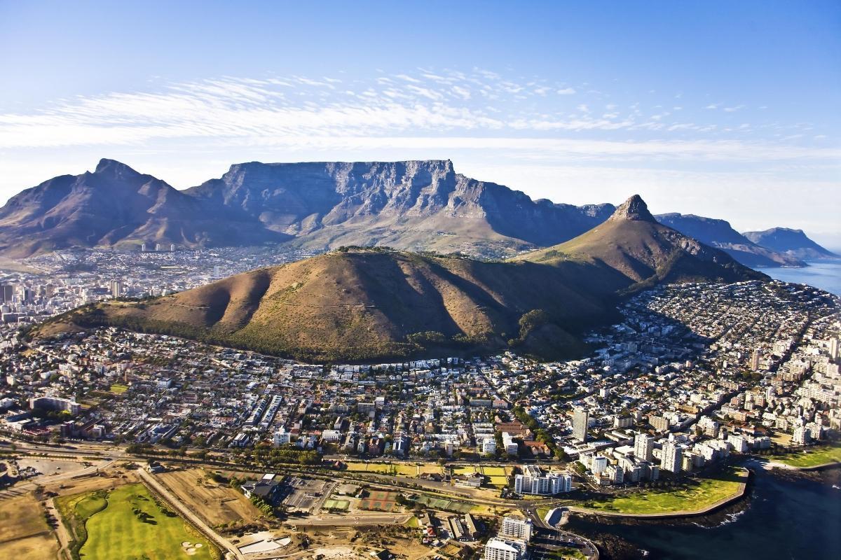 https://media-cdn.tripadvisor.com/media/attractions-content--1x-1/0b/2c/f8/d3.jpg