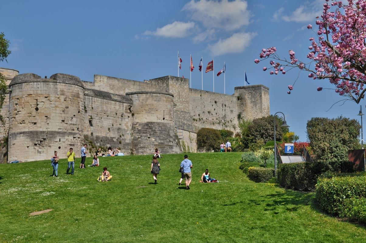 https://media-cdn.tripadvisor.com/media/attractions-content--1x-1/0b/2c/f9/e0.jpg