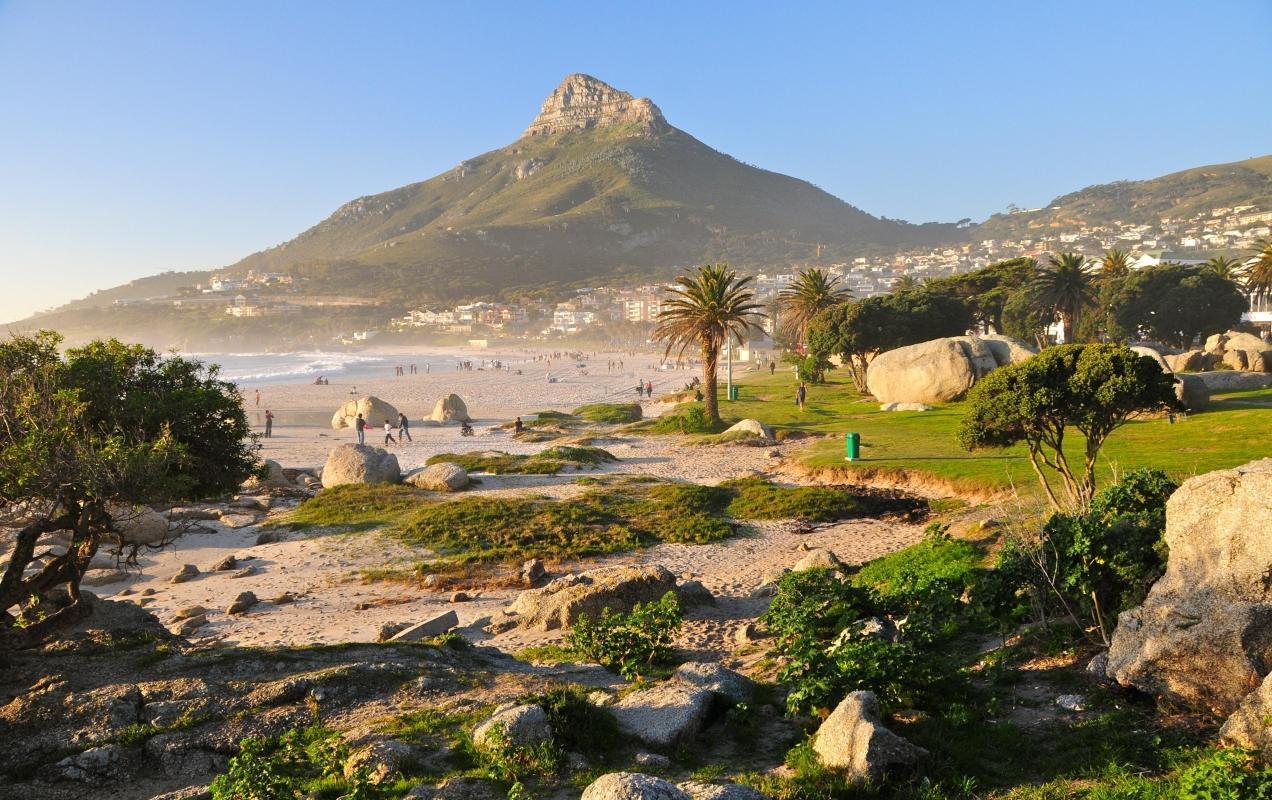 https://media-cdn.tripadvisor.com/media/attractions-content--1x-1/0b/2c/fa/1f.jpg