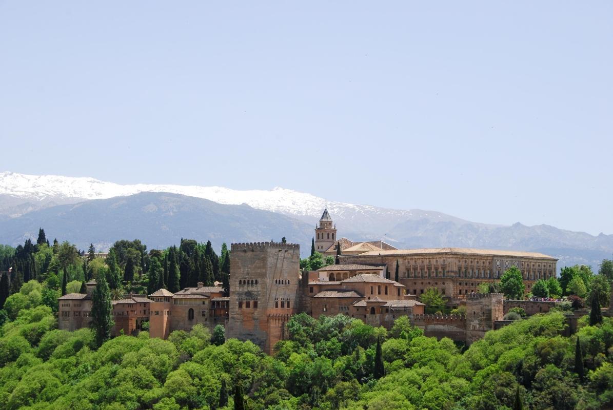 https://media-cdn.tripadvisor.com/media/attractions-content--1x-1/0b/2c/fa/76.jpg