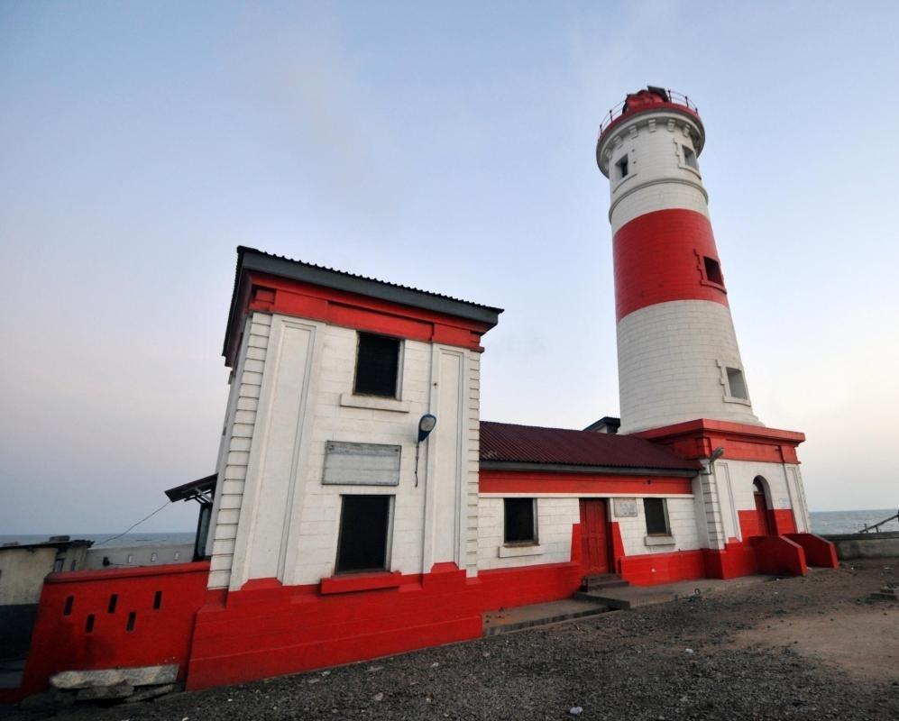 https://media-cdn.tripadvisor.com/media/attractions-content--1x-1/0b/2c/fd/df.jpg