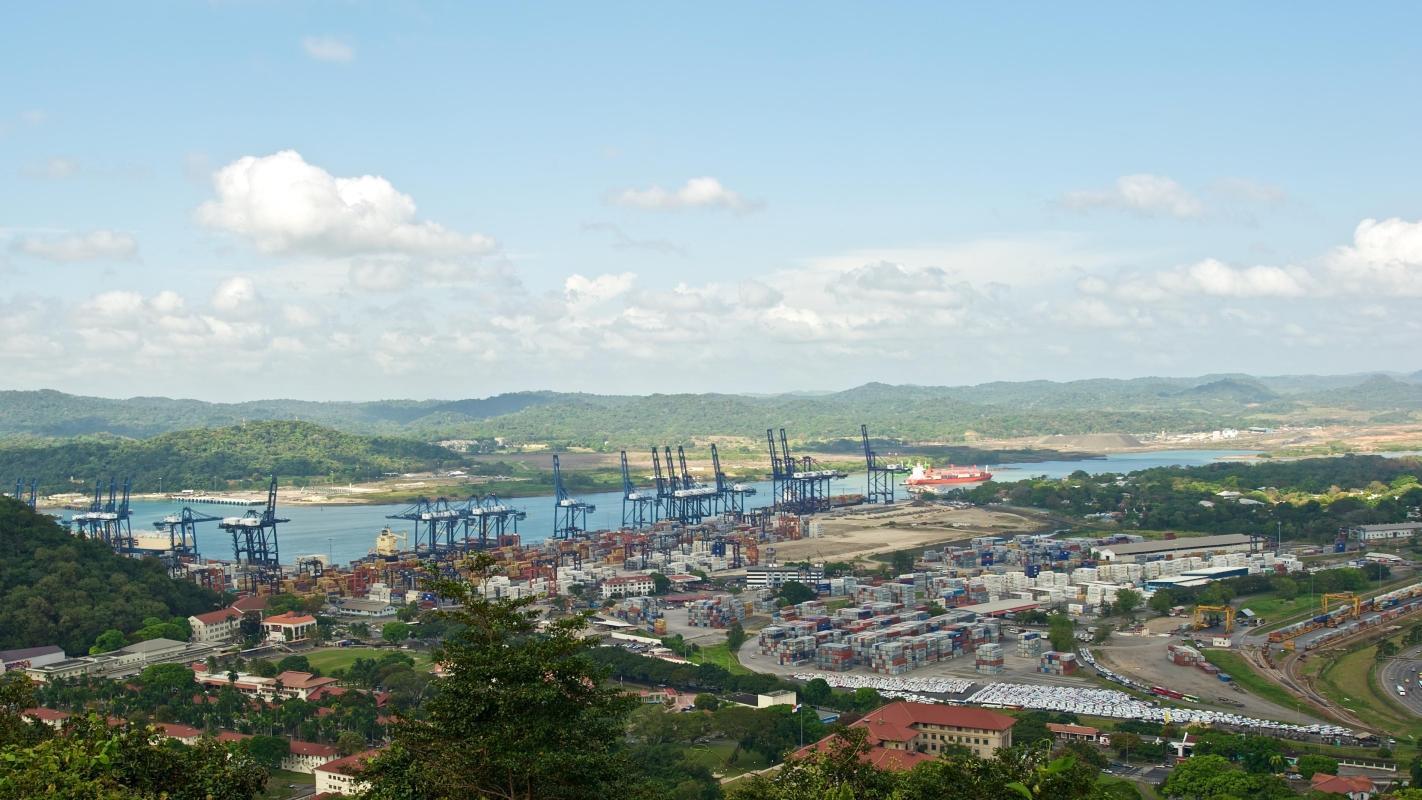 https://media-cdn.tripadvisor.com/media/attractions-content--1x-1/0b/2d/01/27.jpg