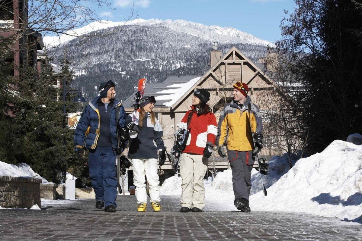 https://media-cdn.tripadvisor.com/media/attractions-content--1x-1/0b/2d/03/23.jpg