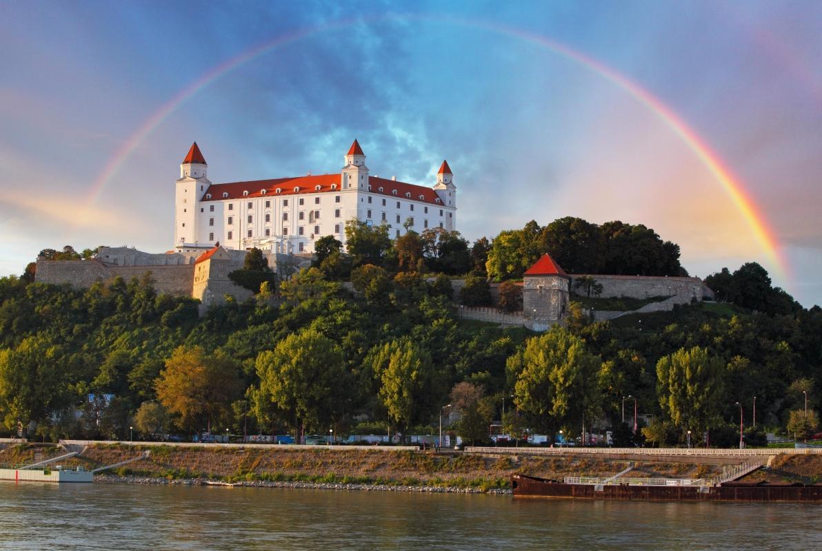 https://media-cdn.tripadvisor.com/media/attractions-content--1x-1/0b/2d/04/cc.jpg