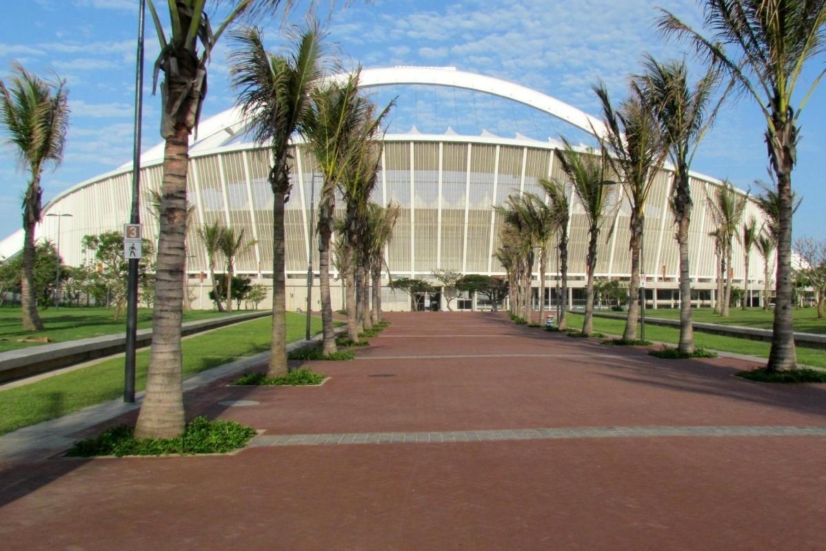 https://media-cdn.tripadvisor.com/media/attractions-content--1x-1/0b/2d/07/89.jpg