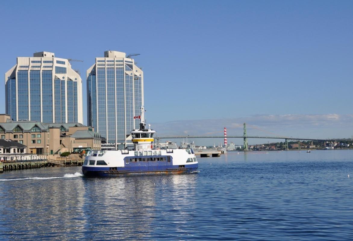 https://media-cdn.tripadvisor.com/media/attractions-content--1x-1/0b/2d/11/78.jpg
