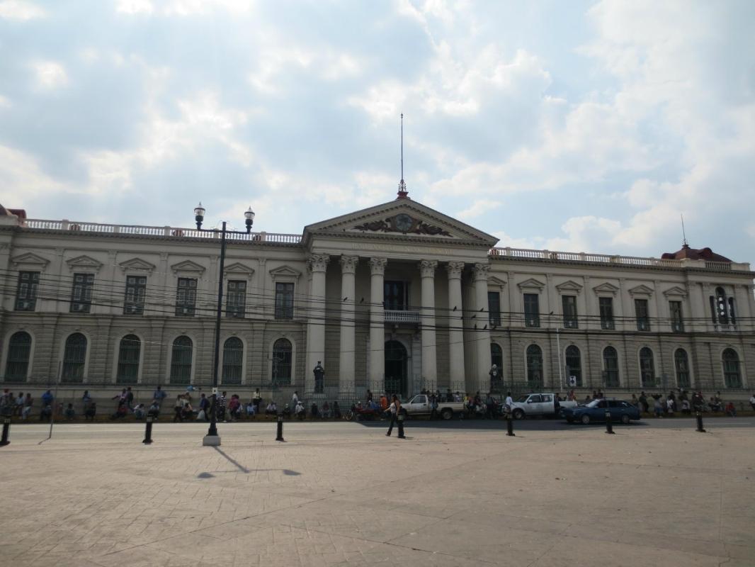 https://media-cdn.tripadvisor.com/media/attractions-content--1x-1/0b/2d/11/7c.jpg