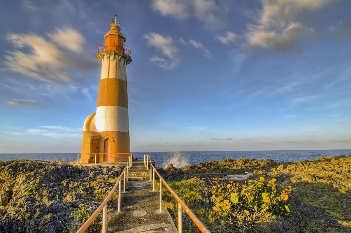 https://media-cdn.tripadvisor.com/media/attractions-content--1x-1/0b/2d/16/8a.jpg
