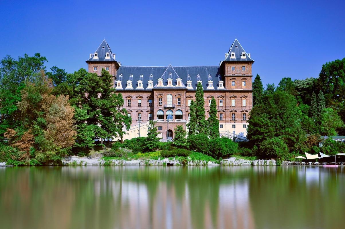 https://media-cdn.tripadvisor.com/media/attractions-content--1x-1/0b/39/79/a2.jpg
