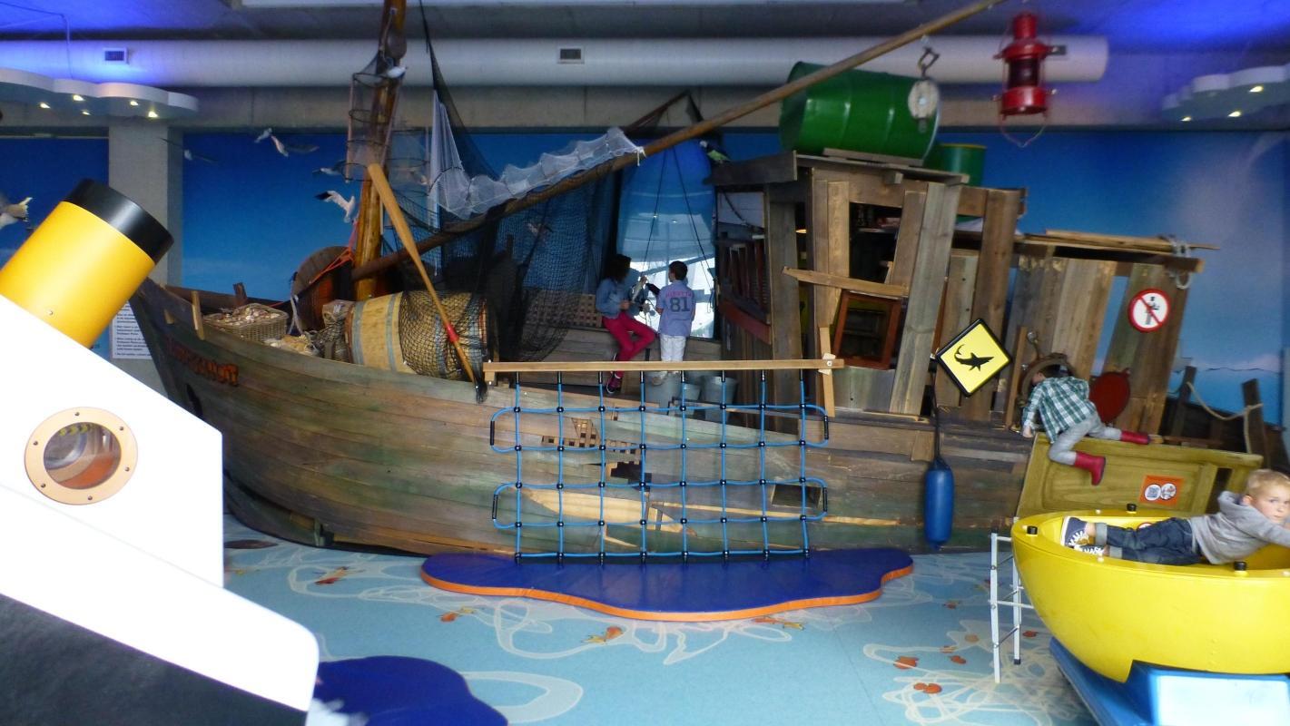 https://media-cdn.tripadvisor.com/media/attractions-content--1x-1/0b/39/82/f2.jpg