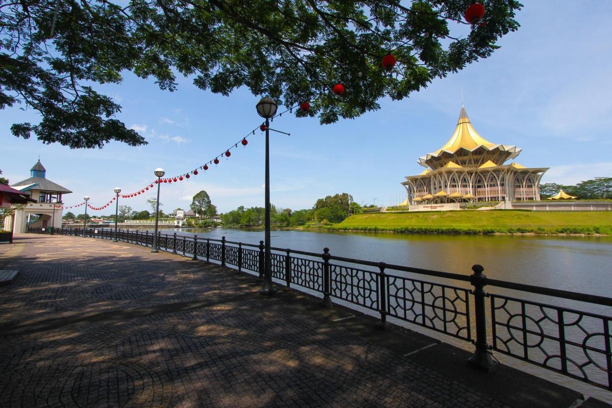 https://media-cdn.tripadvisor.com/media/attractions-content--1x-1/0b/39/83/50.jpg
