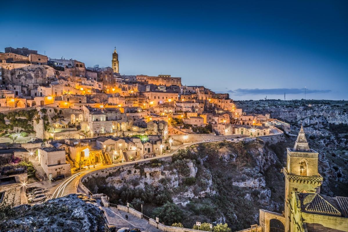 https://media-cdn.tripadvisor.com/media/attractions-content--1x-1/0b/39/91/c7.jpg