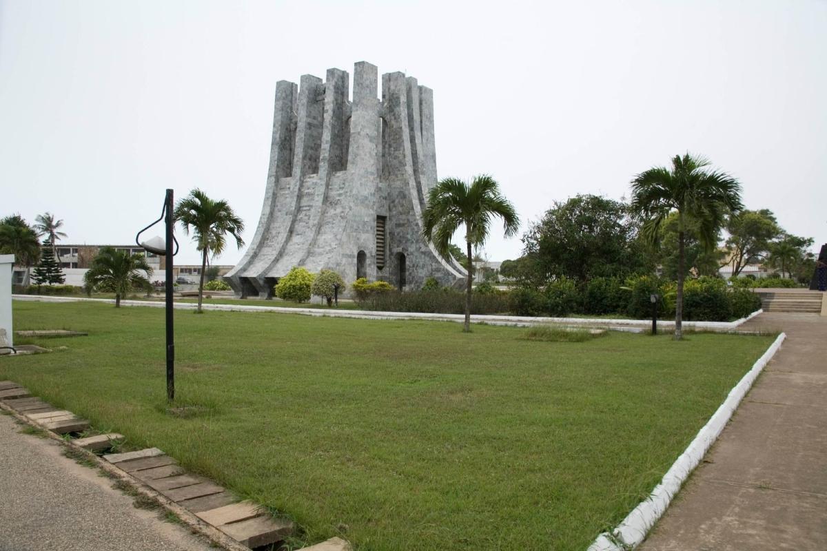https://media-cdn.tripadvisor.com/media/attractions-content--1x-1/0b/39/94/60.jpg
