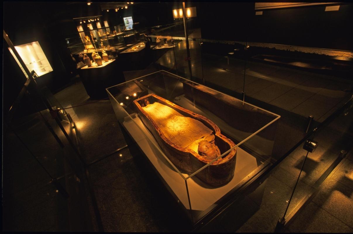 https://media-cdn.tripadvisor.com/media/attractions-content--1x-1/0b/39/9b/c5.jpg