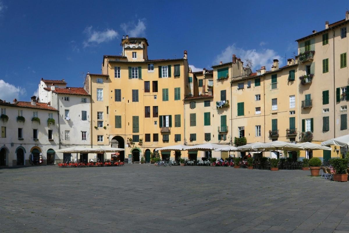 https://media-cdn.tripadvisor.com/media/attractions-content--1x-1/0b/39/9d/ee.jpg