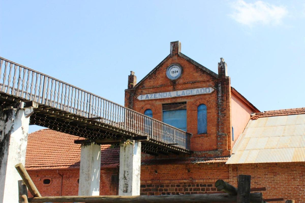 https://media-cdn.tripadvisor.com/media/attractions-content--1x-1/0b/39/a0/8a.jpg