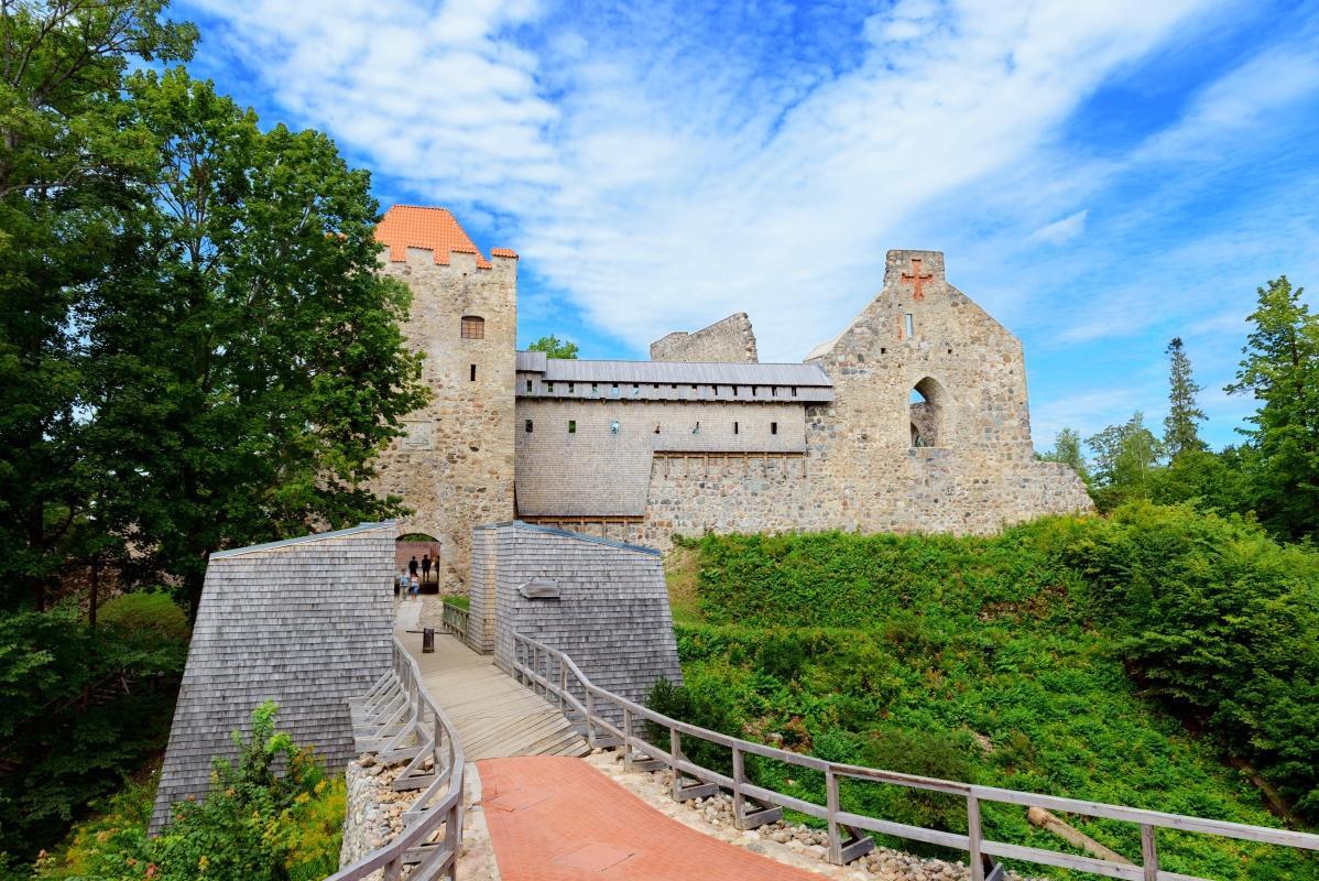 https://media-cdn.tripadvisor.com/media/attractions-content--1x-1/0b/39/a2/d4.jpg