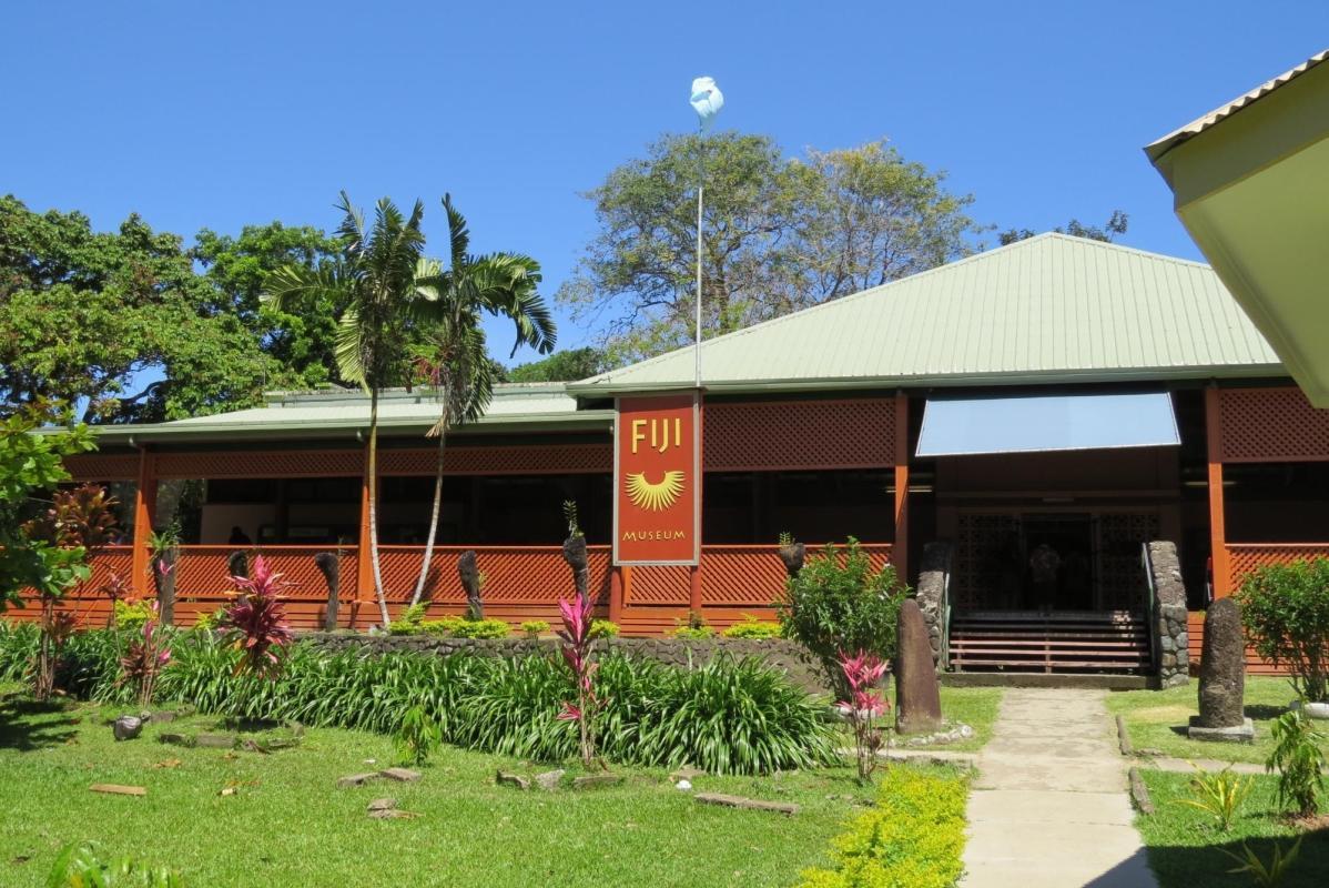 https://media-cdn.tripadvisor.com/media/attractions-content--1x-1/0b/39/a4/d5.jpg