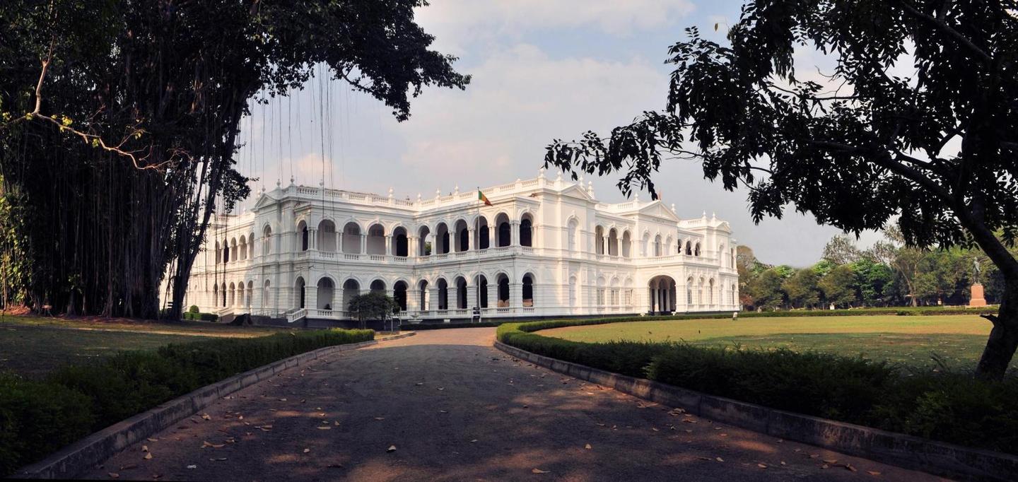 https://media-cdn.tripadvisor.com/media/attractions-content--1x-1/0b/39/a6/1a.jpg