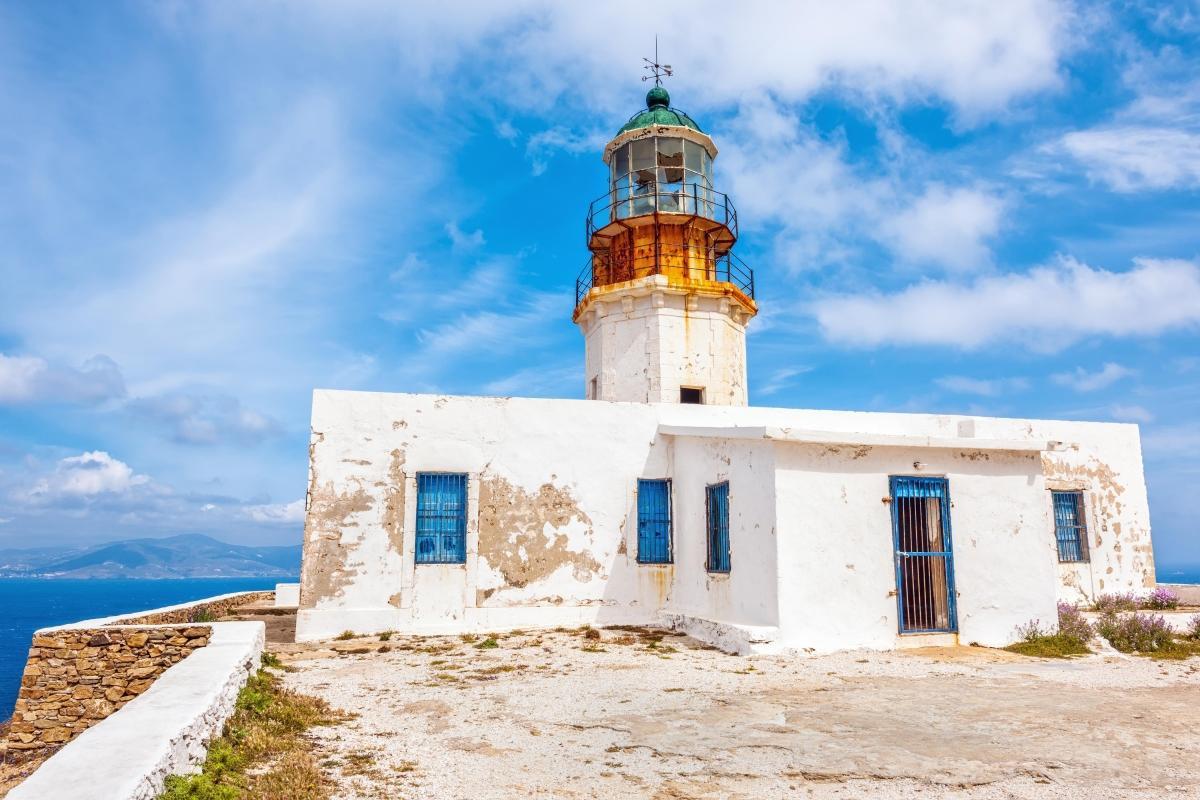 https://media-cdn.tripadvisor.com/media/attractions-content--1x-1/0b/39/ad/a0.jpg