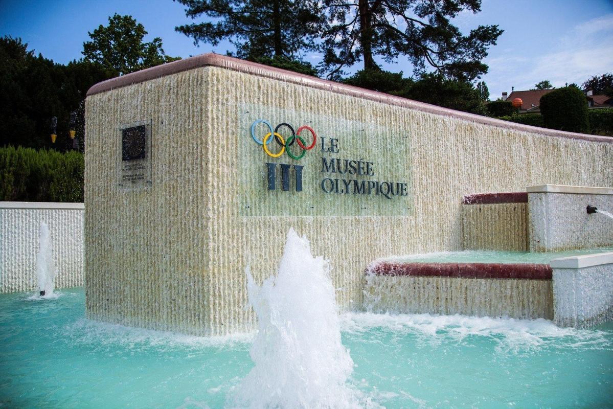 https://media-cdn.tripadvisor.com/media/attractions-content--1x-1/0b/39/af/cb.jpg