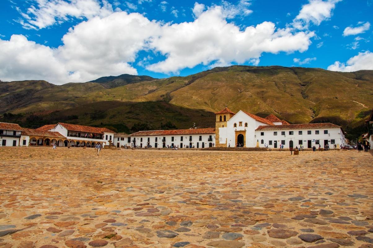https://media-cdn.tripadvisor.com/media/attractions-content--1x-1/0b/39/b0/2d.jpg