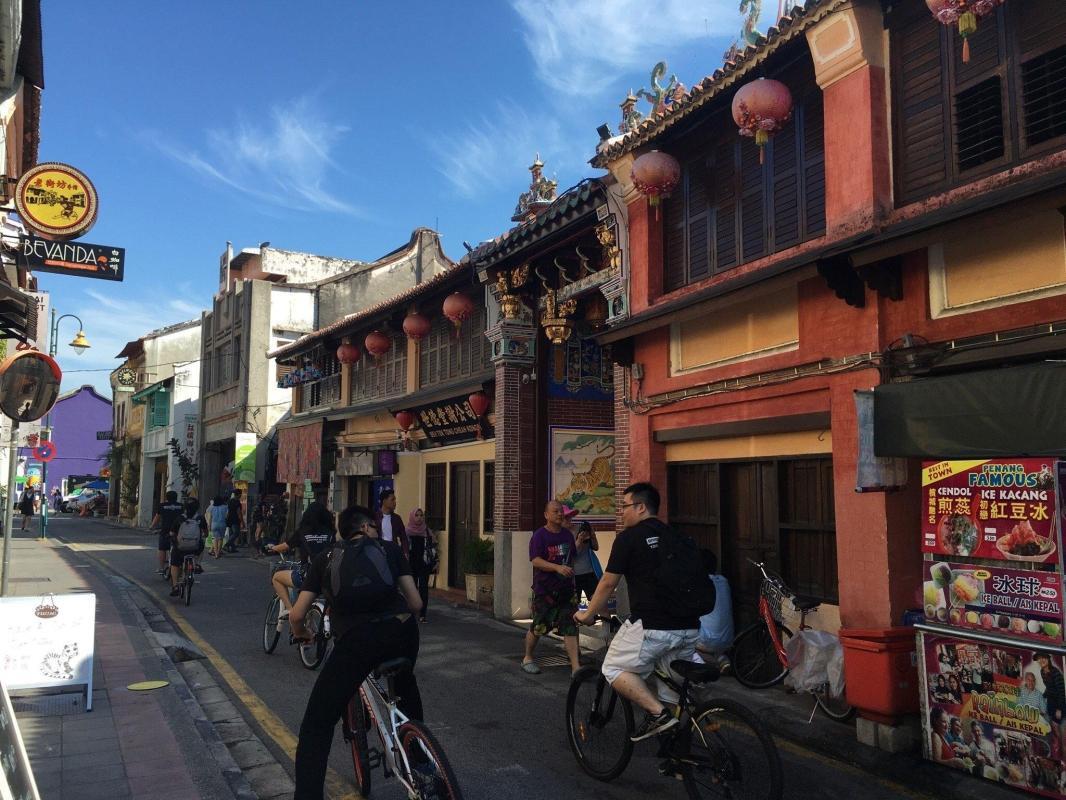 https://media-cdn.tripadvisor.com/media/attractions-content--1x-1/0b/39/b0/d1.jpg
