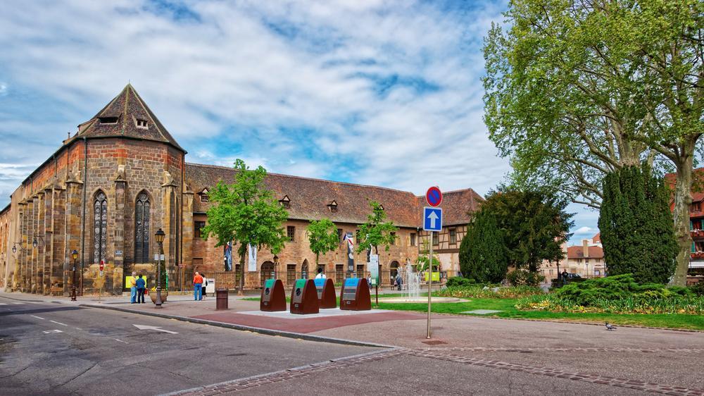 https://media-cdn.tripadvisor.com/media/attractions-content--1x-1/0b/39/bd/67.jpg