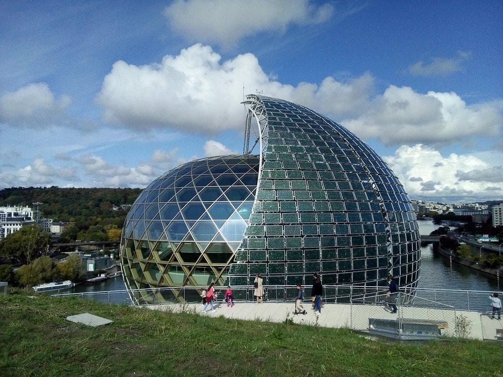 https://media-cdn.tripadvisor.com/media/attractions-content--1x-1/0b/39/bf/79.jpg